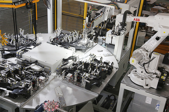 Pengelasan Robot Otomatis Dan Lini Produksi Perakitan Untuk Trim Plastik Otomotif