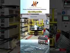 Robot memotong bagian plastik setelah rotomolding