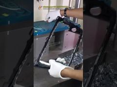 Proses Pengelasan Plastik Heat Staking di Lokasi Pemasok Suku Cadang Plastik Otomotif